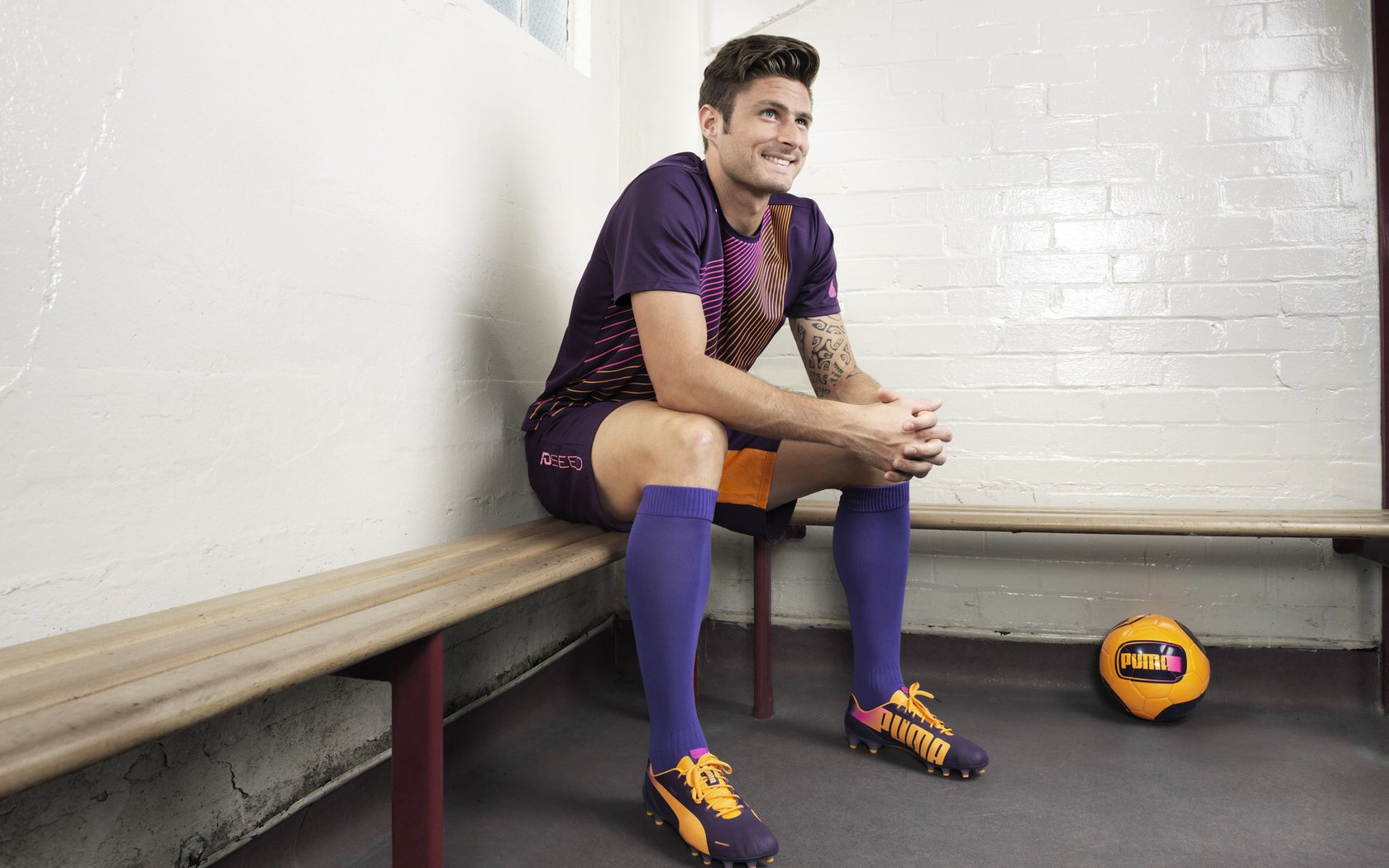 AC MILANSPORTS-2026世界杯：新一代智能球员装备引发行业革命，2026世界足球杯